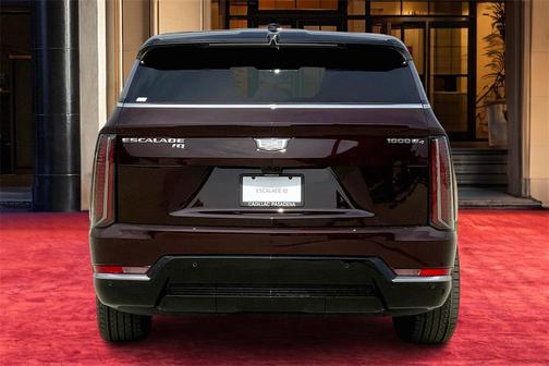 2025 Cadillac Escalade IQ Luxury 2