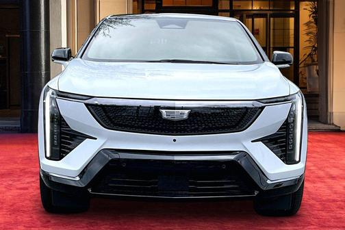 Vibrant White Tricoat 2026 Cadillac OPTIQ Sport