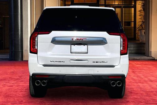 White Frost Tricoat 2024 GMC Yukon Denali
