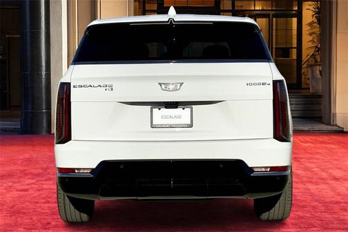 2025 Cadillac Escalade IQ Luxury 2