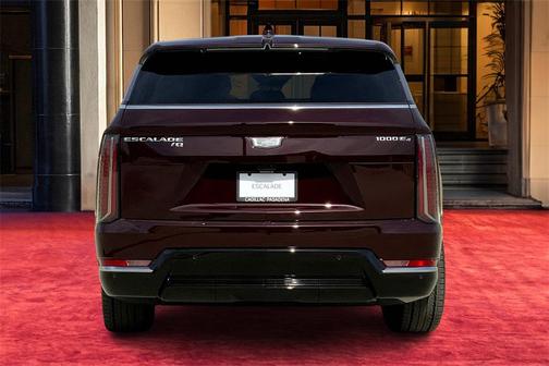 2025 Cadillac Escalade IQ Luxury 2