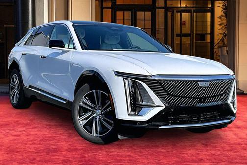 Vibrant White Tricoat 2026 Cadillac LYRIQ Premium Luxury