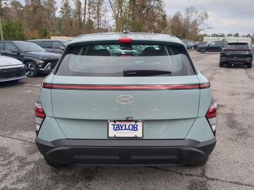 2026 Hyundai KONA SE