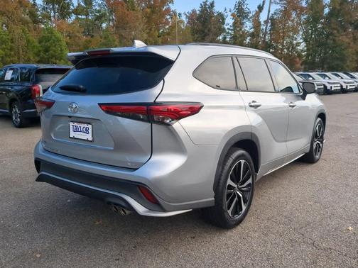 2022 Toyota Highlander XSE