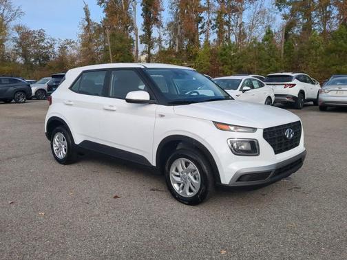 2026 Hyundai VENUE SE