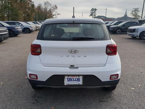 2026 Hyundai VENUE SE