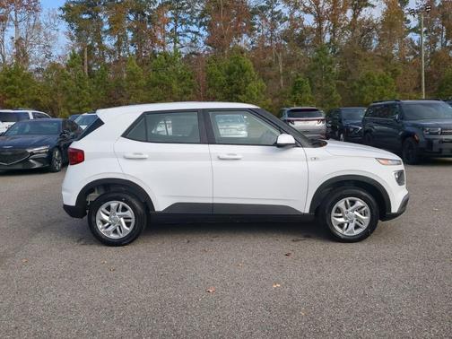 2026 Hyundai VENUE SE