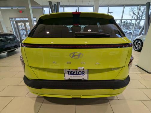 2025 Hyundai KONA EV SEL