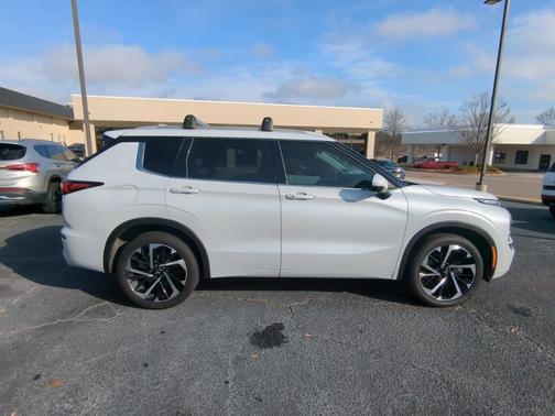 2024 Mitsubishi Outlander SEL