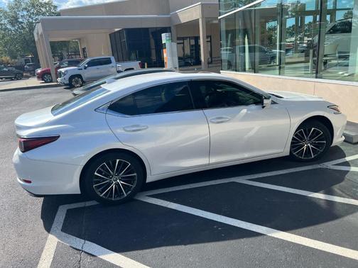 2024 Lexus ES 350 