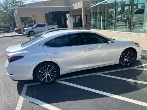 2024 Lexus ES 350 