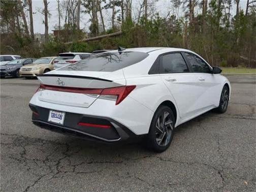 2025 Hyundai ELANTRA HEV SEL