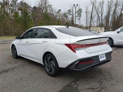 2025 Hyundai ELANTRA HEV SEL