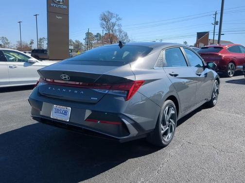 2026 Hyundai ELANTRA HEV Limited