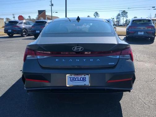 2026 Hyundai ELANTRA HEV Limited