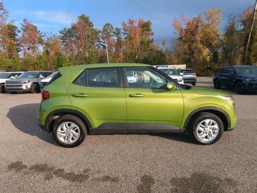 2024 Hyundai VENUE SE