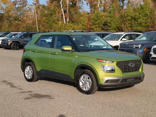 2024 Hyundai VENUE SE