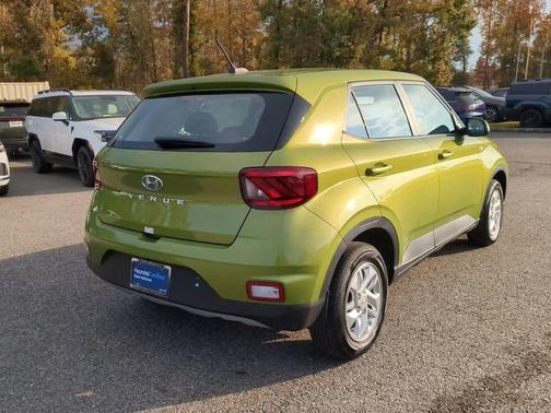 2024 Hyundai VENUE SE