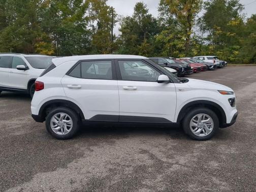 2026 Hyundai VENUE SE