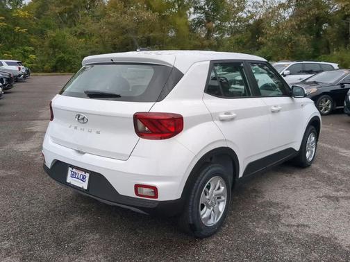 2026 Hyundai VENUE SE