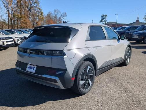 2025 Hyundai IONIQ 5 SE