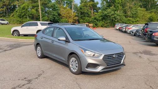 2022 Hyundai Accent SE