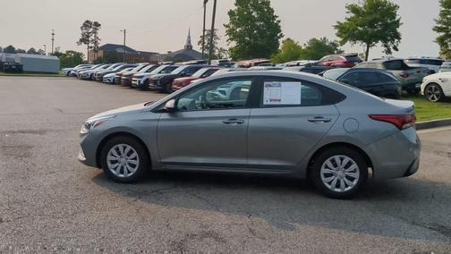 2022 Hyundai Accent SE