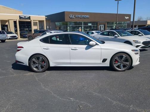 2025 Genesis G70 2.5T