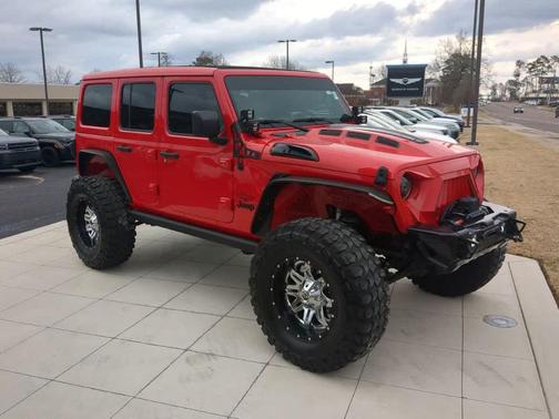 2020 Jeep Wrangler Unlimited Sahara Altitude