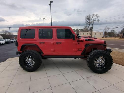 2020 Jeep Wrangler Unlimited Sahara Altitude