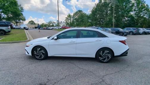 2025 Hyundai ELANTRA HEV Limited