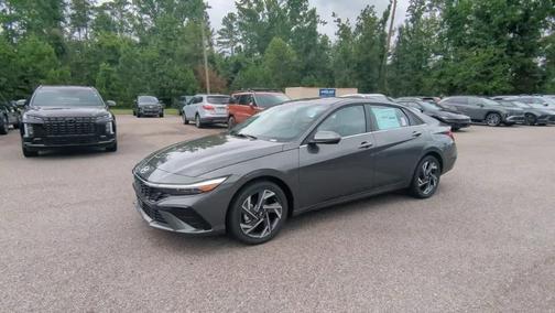 2025 Hyundai ELANTRA Limited