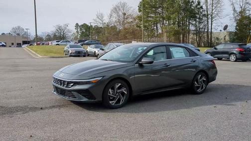 2025 Hyundai ELANTRA Limited
