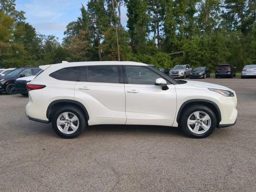 2021 Toyota Highlander LE