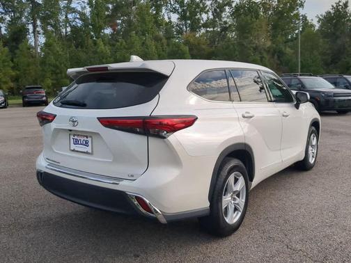 2021 Toyota Highlander LE