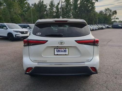 2021 Toyota Highlander LE