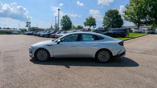 2025 Hyundai SONATA Hybrid Limited