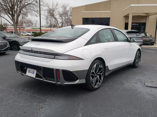 2023 Hyundai IONIQ 6 SEL