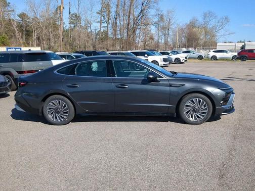 2026 Hyundai SONATA Hybrid SEL