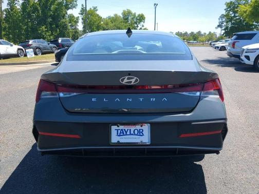Gray 2026 Hyundai ELANTRA SE