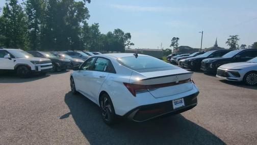 2025 Hyundai ELANTRA HEV SEL