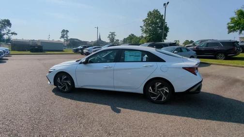 2025 Hyundai ELANTRA HEV SEL