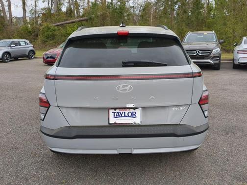 2025 Hyundai KONA EV SEL