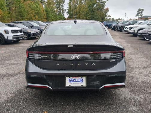 2025 Hyundai SONATA Hybrid SEL