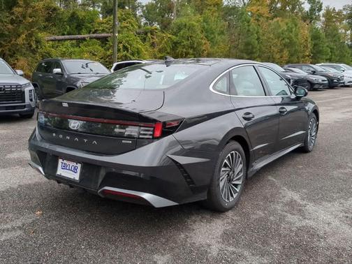 2025 Hyundai SONATA Hybrid SEL