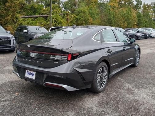 2025 Hyundai SONATA Hybrid SEL