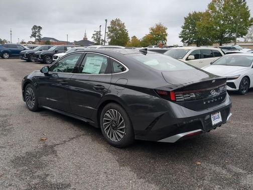 2025 Hyundai SONATA Hybrid SEL