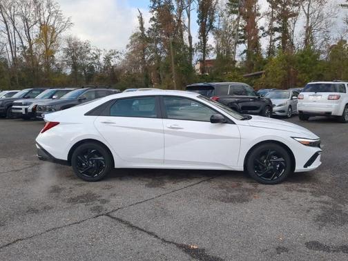 2026 Hyundai ELANTRA HEV SEL