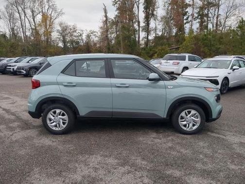 2026 Hyundai VENUE SE