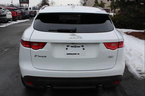 2018 Jaguar F-PACE 25t Premium